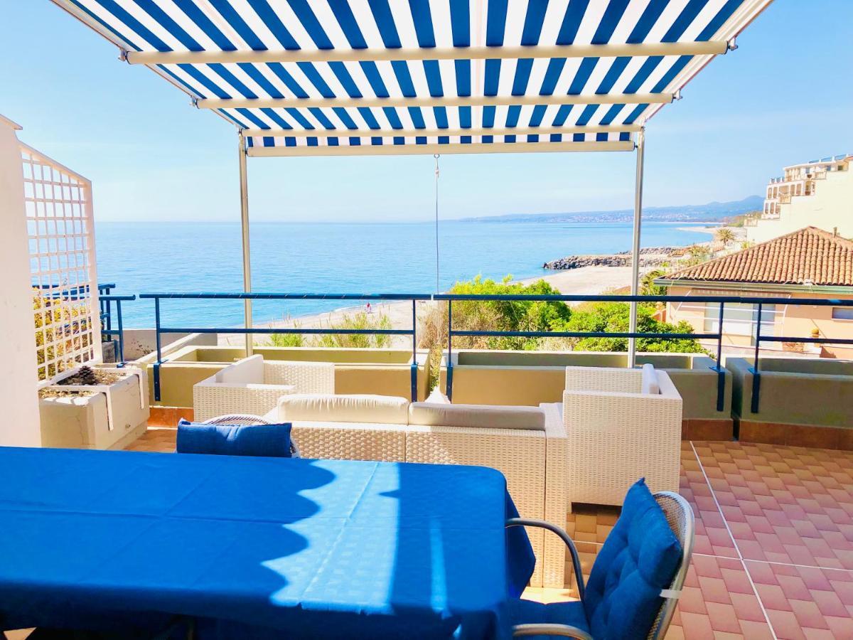 The Dream - Seafront Loft Apartamento Giardini Naxos Exterior foto